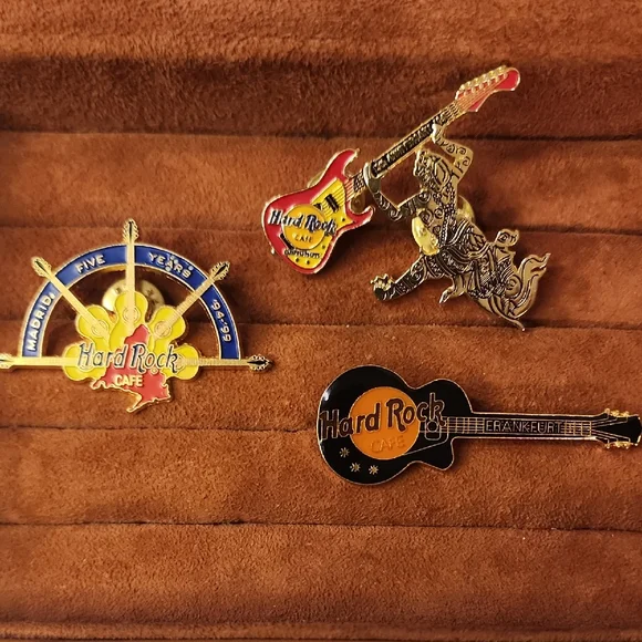 RARE Hard Rock Cafe | Madrid | Frankfurt | Bangkok |Guitar Logo Pins - Picture 9 of 10